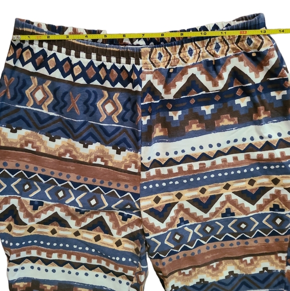 VTG Vintage Southwestern Aztec Tribal Stretch Shorts Fun Art by Lori B - Picture 6 of 9